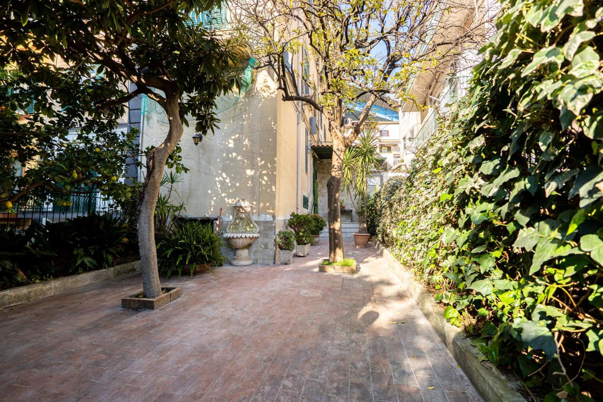 Alessandra- Comfort E Spazio A Naples
