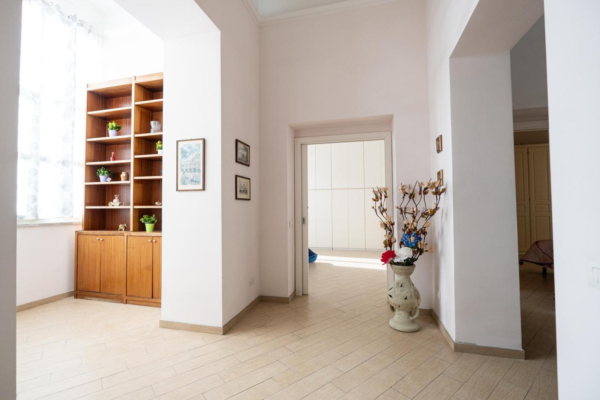 Alessandra- Comfort E Spazio A Naples